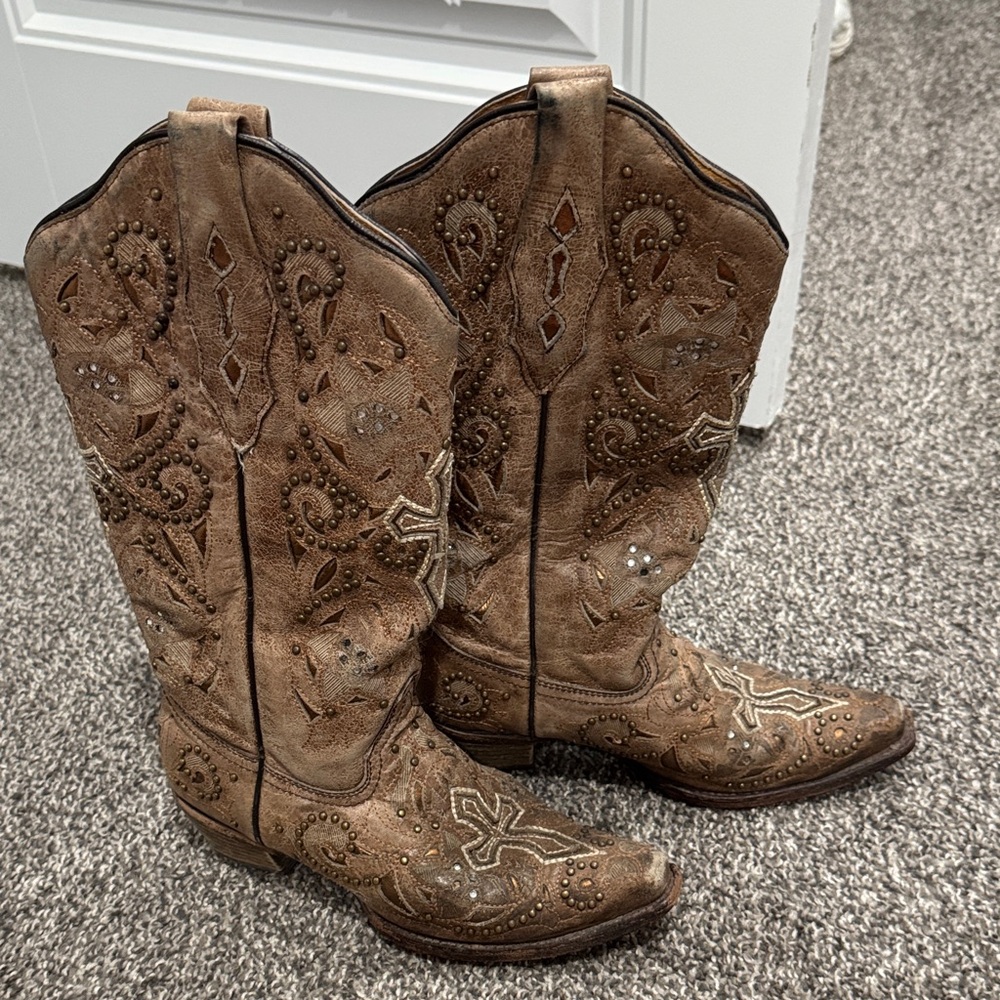 Embellished Brown Women's Lace-Up Western Boots